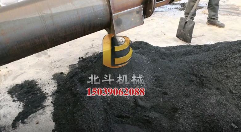 鋸末炭化機(jī)無煙生產(chǎn)工藝順應(yīng)環(huán)保趨勢(shì)